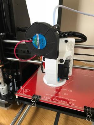 Extruder holder for Geeetech i3