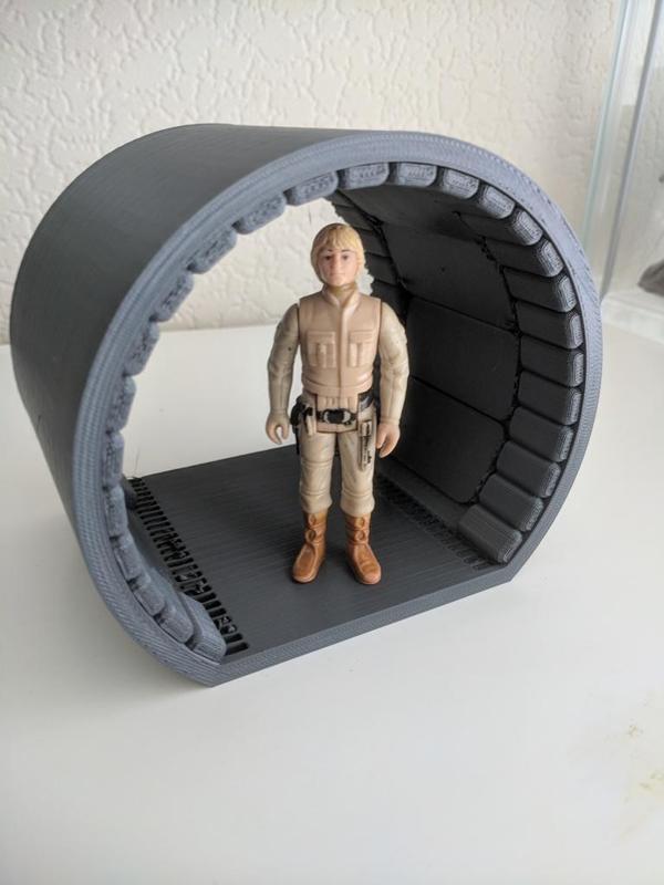 Starwars millenium falcon corridor diorama