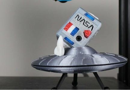 UFO Holder for The Launch Puzzle Box (Not Great! Hahaha)