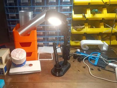 Articulated Desk Lamp