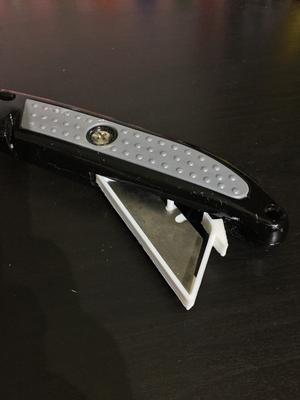 Blade holder for a Retractable Trimming Knife