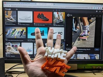 Brand logo keychain Nike