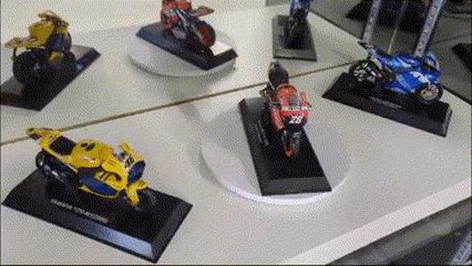 3D-Printed Rotating Table Display ( Turn Table )