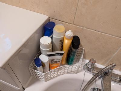 Hexagon Bath Corner Basket