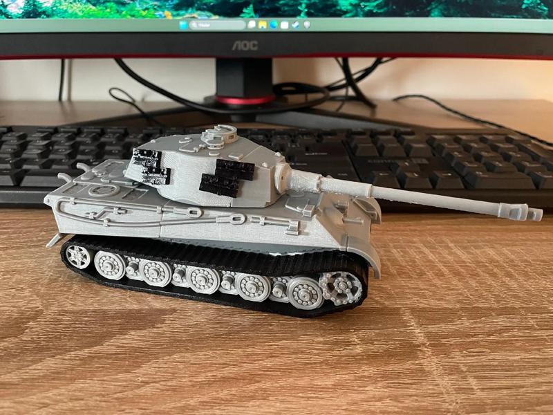 King Tiger German WWII Tank 1/72