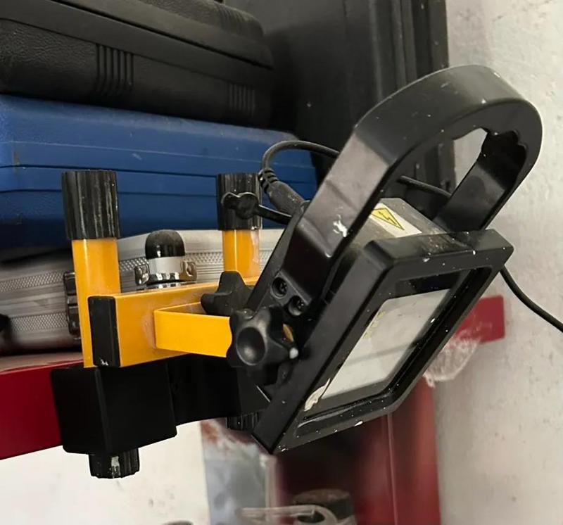 Baustrahler Halter (Action)   