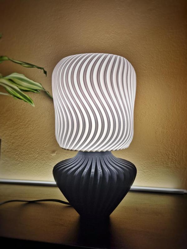 Wave shade V1 for wave lamp