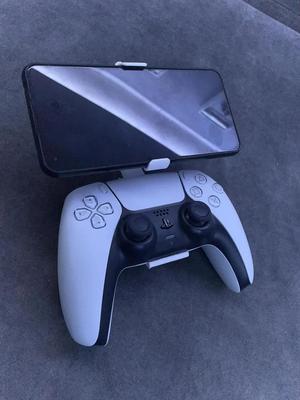 Adjustable DualSense phone holder