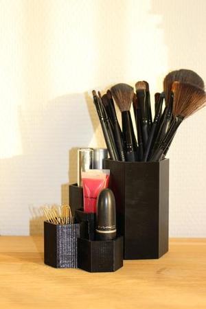 Makeup holder