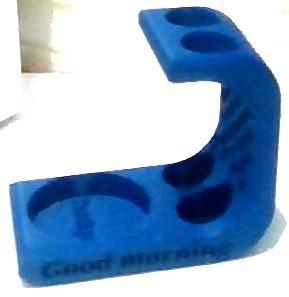 REMIX of Toothbrush holder by weirdswiss