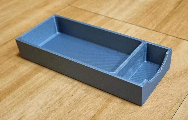 Karak - krabička na kostky a životy   