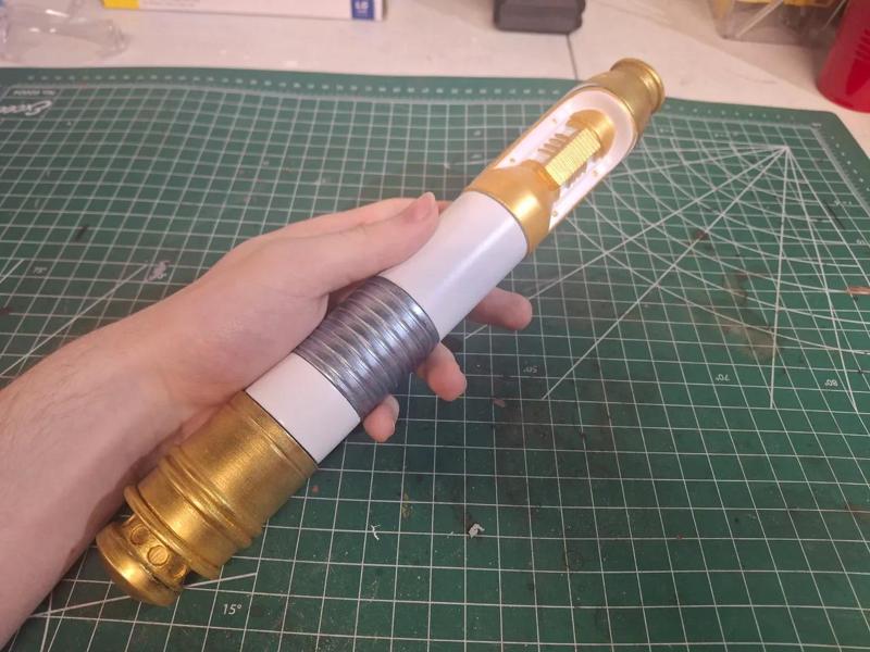 Santari Khri Lightsaber   