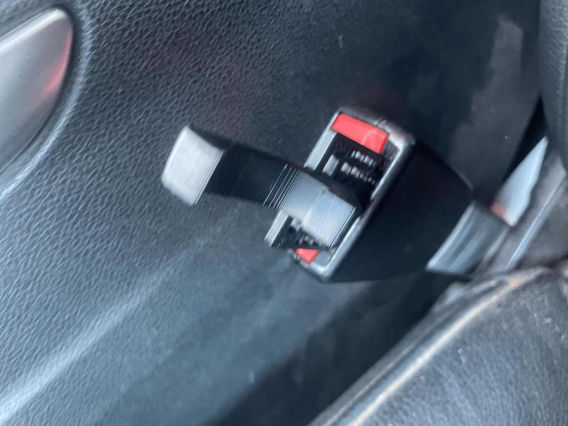 Flaschenöffner und Anschnalladapter