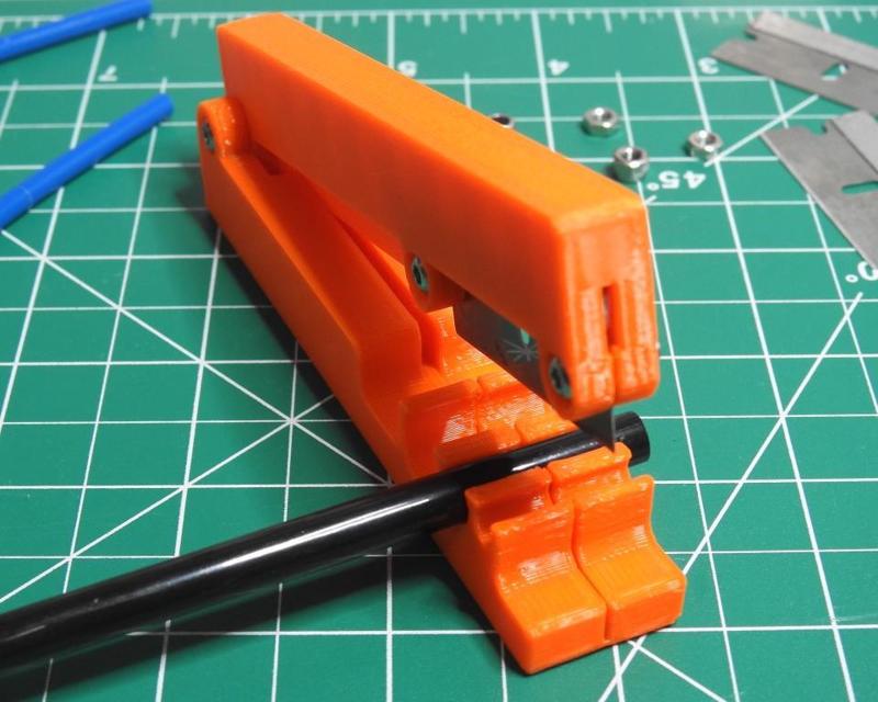 Tube Cutter for water filter tubing (3/8", 1/4", & PTFE)