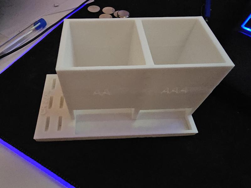 Battery dispender with button cell and with out