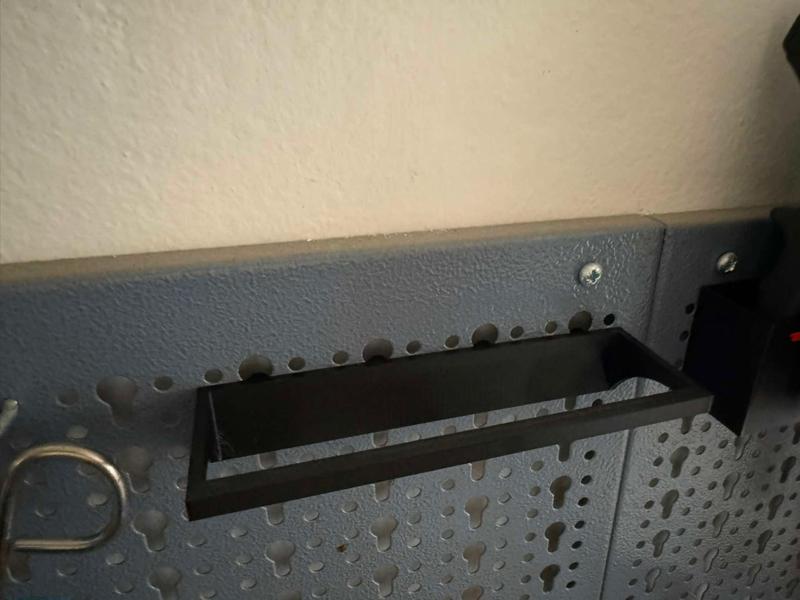 Pliers Kupper Pegboard Wall Mount