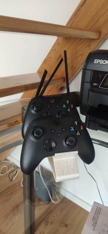 Dual xBox gamepad stand PC MASTER RACE
