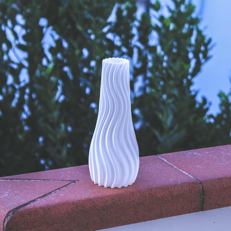 Wavy vase