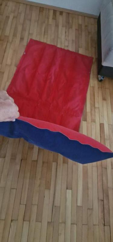 Air valves for pool matress