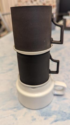 Stackable Espresso and regular cup and mug separator