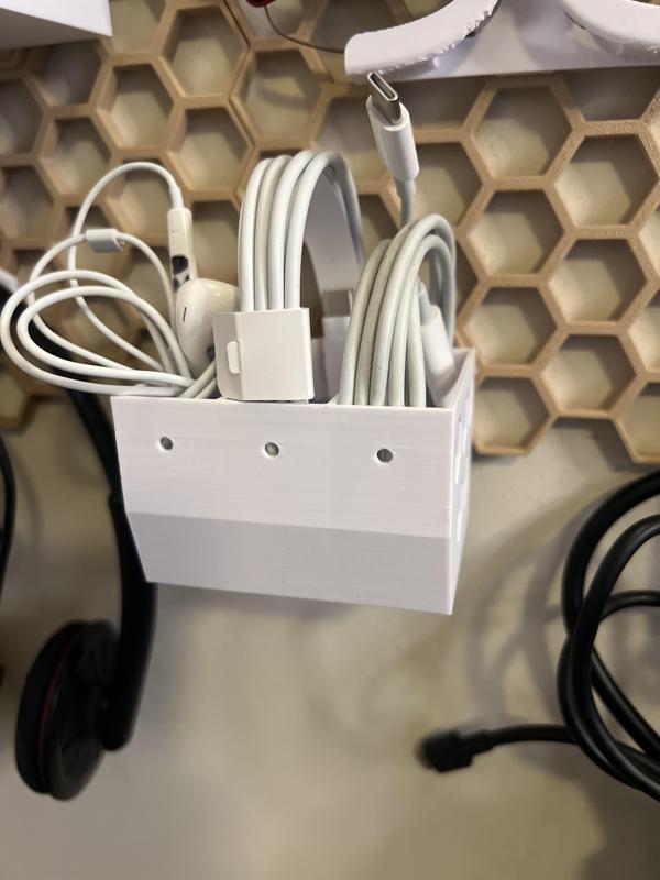 HSW cable stable (3 slots)