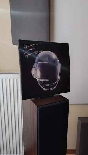 Simple vinyl record display
