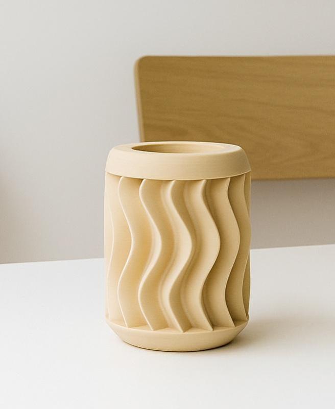 Beige Wavy Vase – Modern Scandinavian-Style Vase for Home Decor