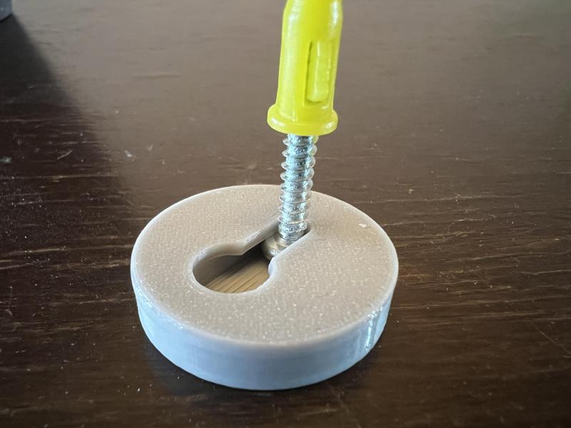 Keyhole Slot for Wall Hanging