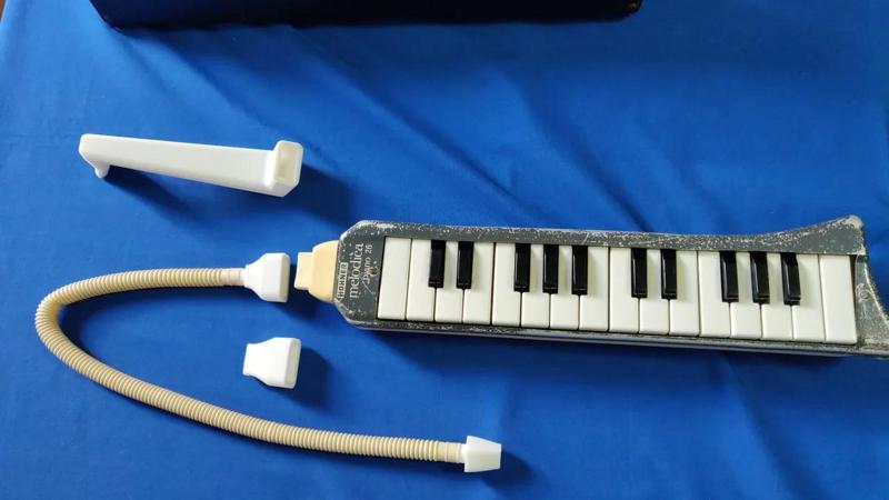 Hohner Melodica Piano 26 / 27   