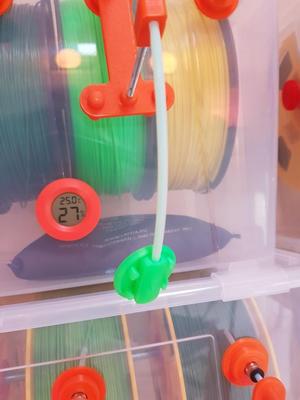 Filament cap AND clip with NFC chip for filament identification