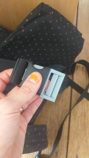 Backpack buckle variation