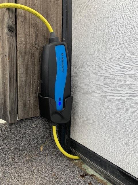 Holder for Volvo T8 hybrid charger