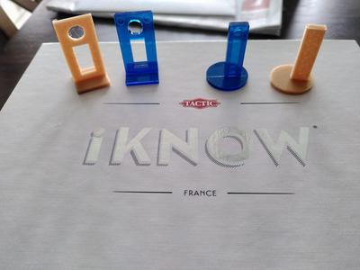 "I Know!" Games parts (pawns and coins)