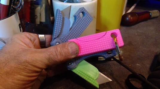 Folding Utility Knife EDC Carbineer Lock