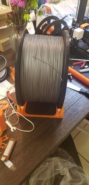 universal spool holder ( up to 5kg roll)