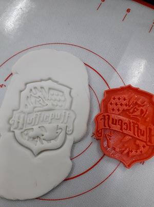 HARRY POTTER HUFFLEPUFF FONDANT MARKER