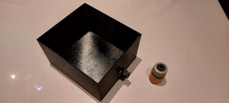 Radiator flush box with Gardena® coupling