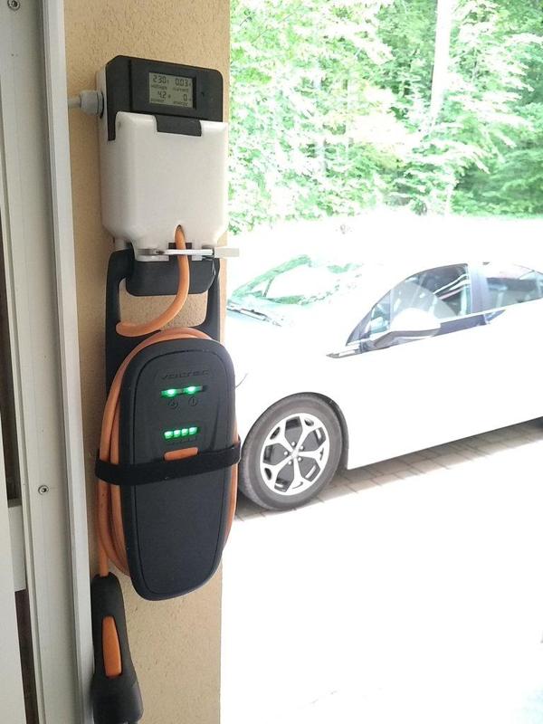 Theft deterrent mount for Opel Ampera charging cable with meter