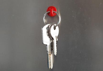Magnetic keys holder