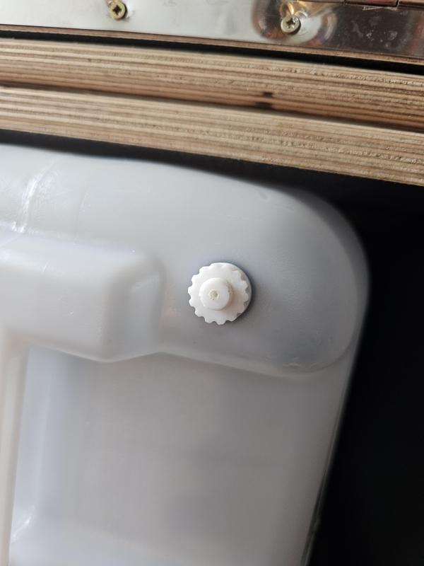 Air intake for canister