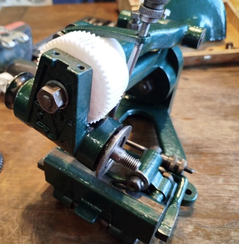 Hollow toothed wheel ESA band saw blade sharpener