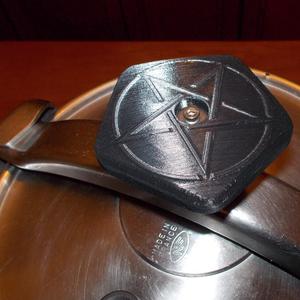 Pressure cooker steering wheel