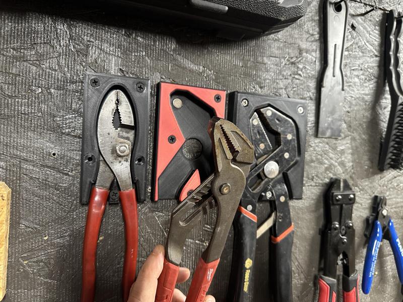 Coop’s Plier Wall Mount – Robo Grip & Tongue & Groove Pliers V4