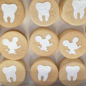 Decorating template Tooth   