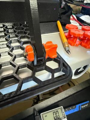 Tablet and Notebook Stand M5 adapter   