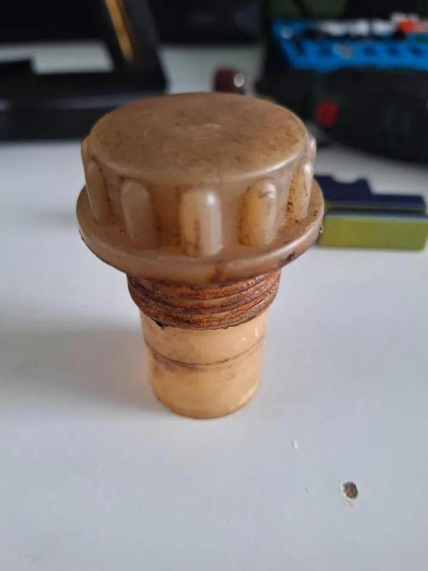 víčko nádrže JAWA 555   