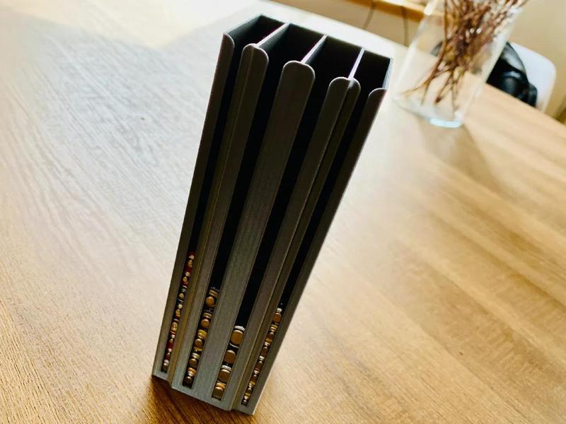 Practical AA and AAA battery dispenser   