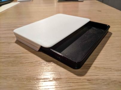 Cigarette box