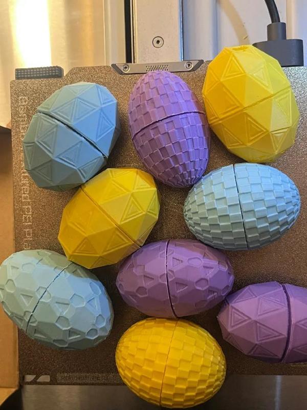 Geometric Threaded Easter Eggs   