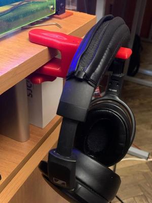 Headphone holder